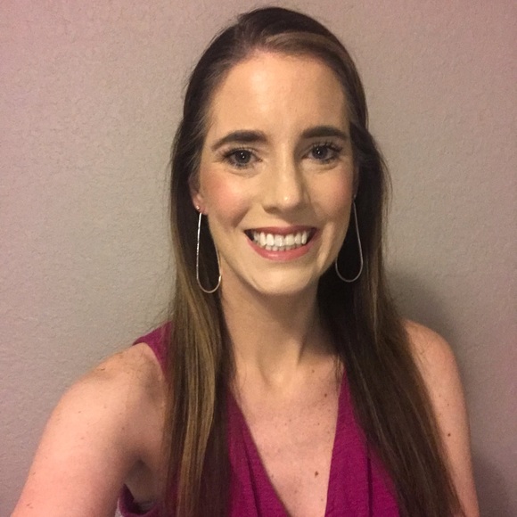 Meet your Posher, Denise - Picture 1 of 3